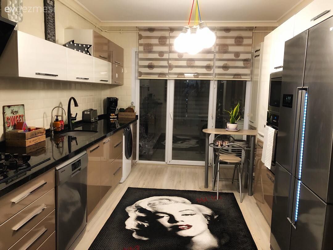 Mutfak, Modern, Beyaz, Capuccino mutfak, Mutfak tezgahı, Mutfak tezgah arası, Zebra Perde, Perde, Mutfak perdesi, Mutfak yarım adası, Ankastre, Mutfak halısı, Bar masa & sandalyeleri, Mutfak Avize Modelleri, Siyah tezgah, Metro seramik, Seramik