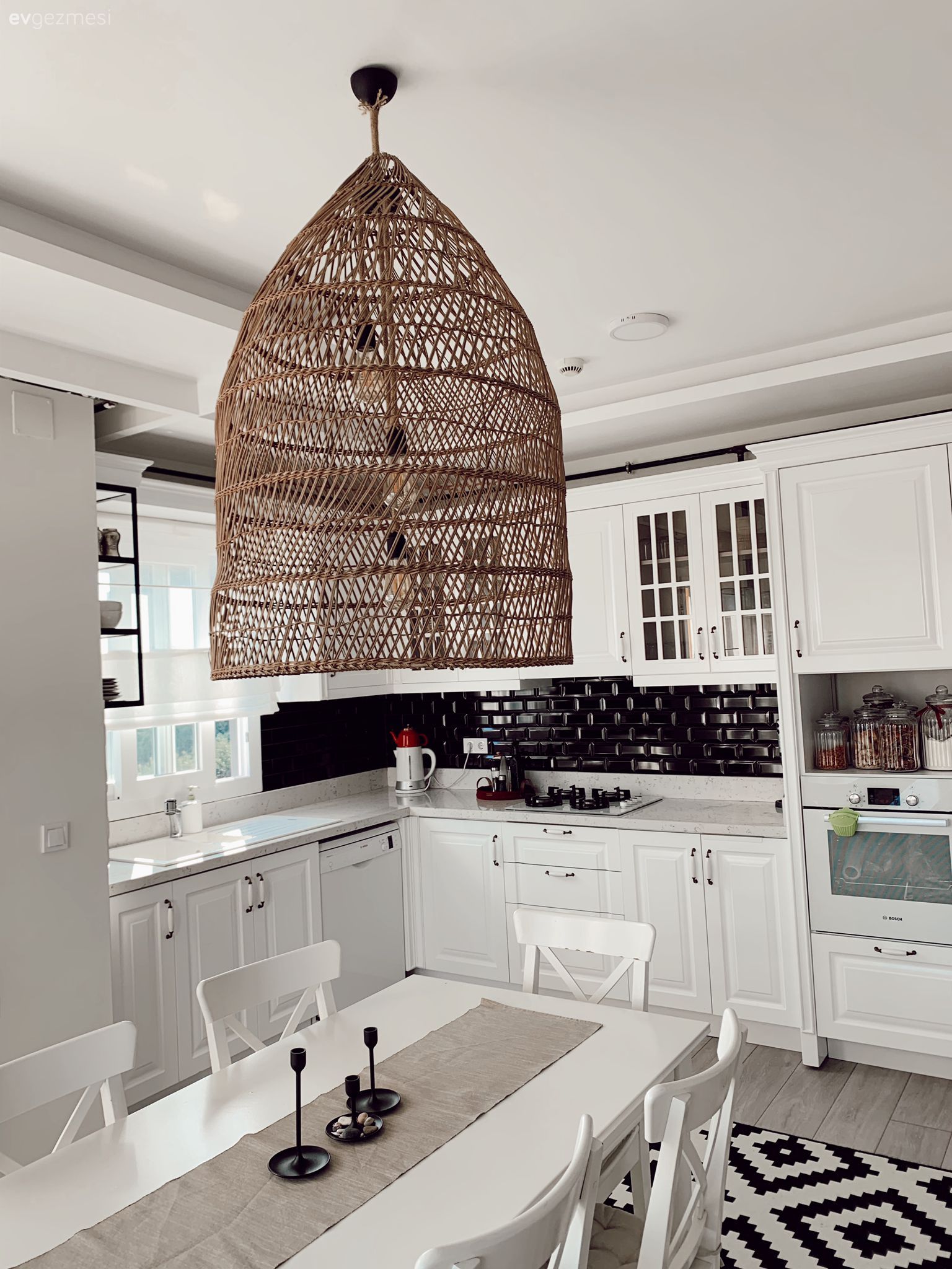 Bu Mersin Evinin Her Odasına Tatlı Bir Renk Sıcaklık Katmış