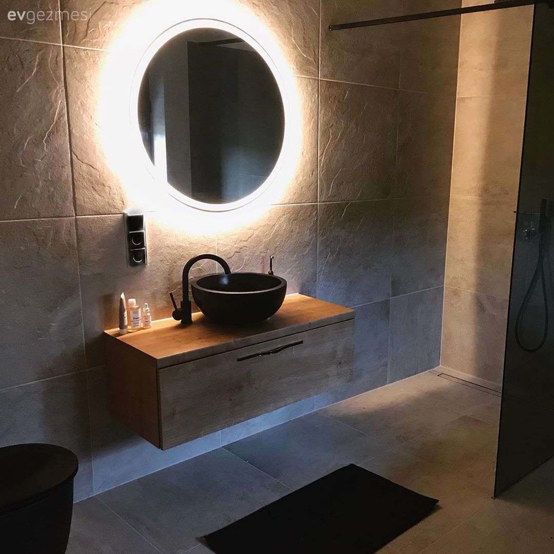 Banyo, Siyah, Kahverengi, Krem, Banyo dolabı, Banyo aynası, Yuvarlak ayna, Dekoratif ayna, Banyo aydınlatması, Banyo aksesuarları, Banyo seramikleri