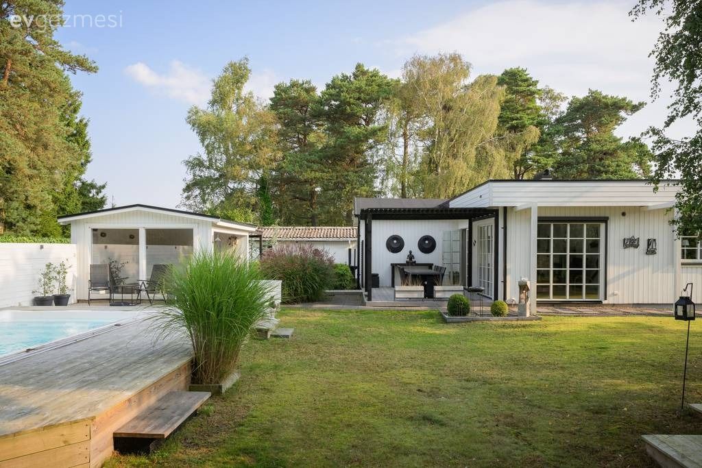 Her Mevsim Kullanılan Havuzu ile Keyfine Düşkün Bir Müstakil Ev