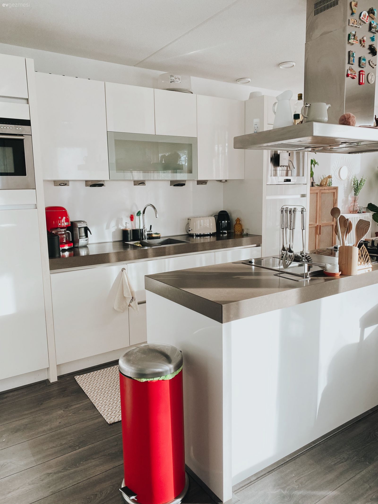 Amerikan Mutfak, Mutfak, Beyaz, Mutfak tezgahı, Mutfak tezgah arası, Tezgah arası seramik, Ada mutfak, Davlumbaz, Beyaz mutfak