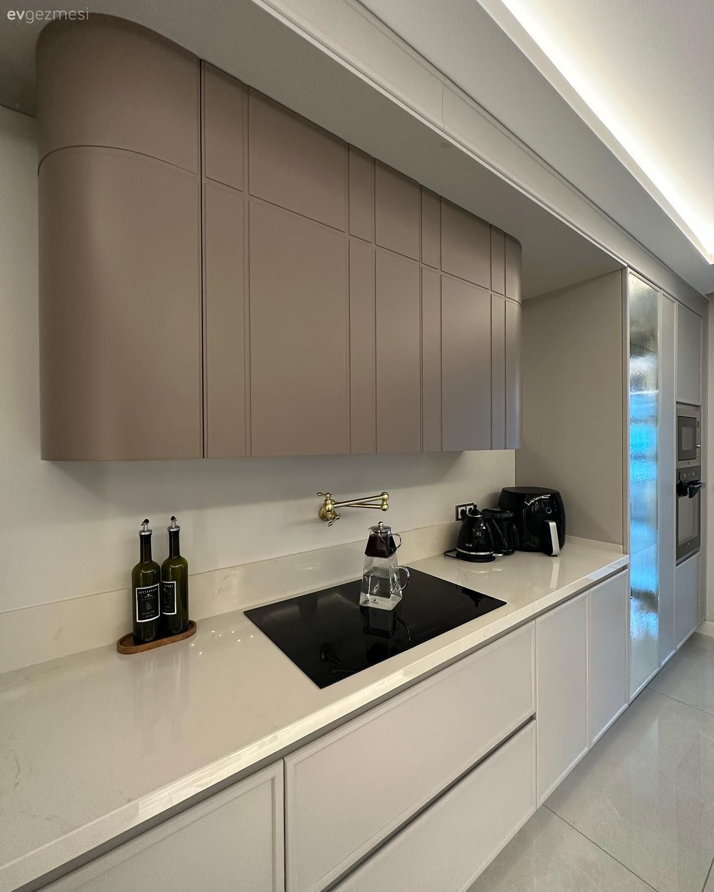 Trabzon'daki Bu Ev Modern Şıklığı Kalite Eşliğinde Sunmuş!