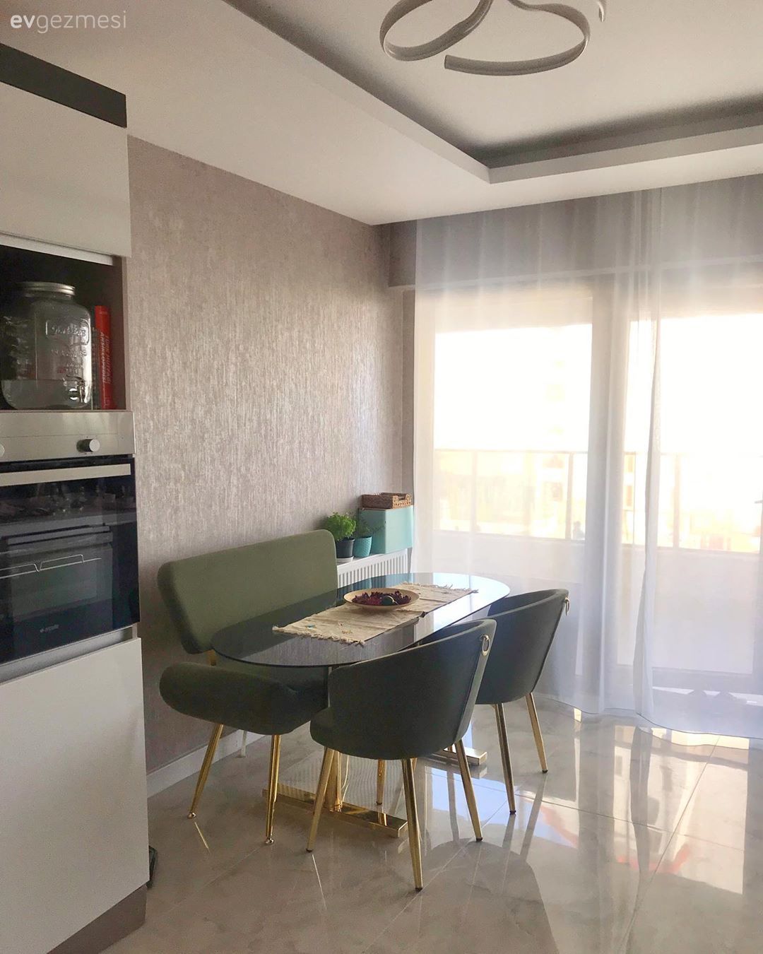 Mutfak, Beyaz mutfak, Gri, Yeşil, Altın, Mutfak masası, Sandalye, Mutfak duvar dekorasyonu, Mutfak Avize Modelleri, Ankastre