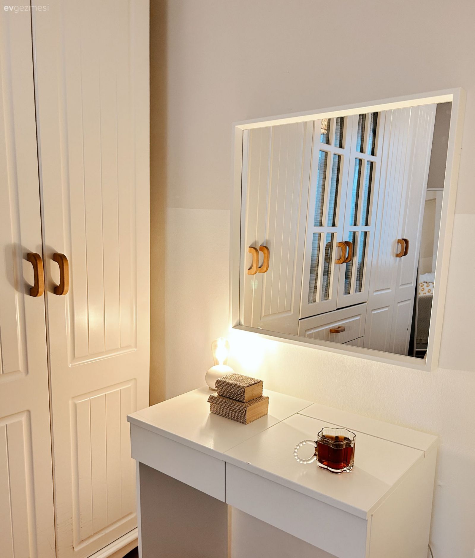 Beyaz, Makyaj masası, Yatak Odası, Makyaj aynası, Gardrop