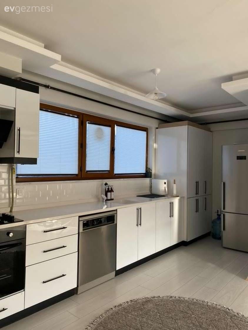 Mutfak, Beyaz, Siyah, Mutfak tezgahı, Mutfak tezgah arası, Tezgah arası seramik, Ankastre, Mutfak halısı, Mutfak aksesuarları, Davlumbaz