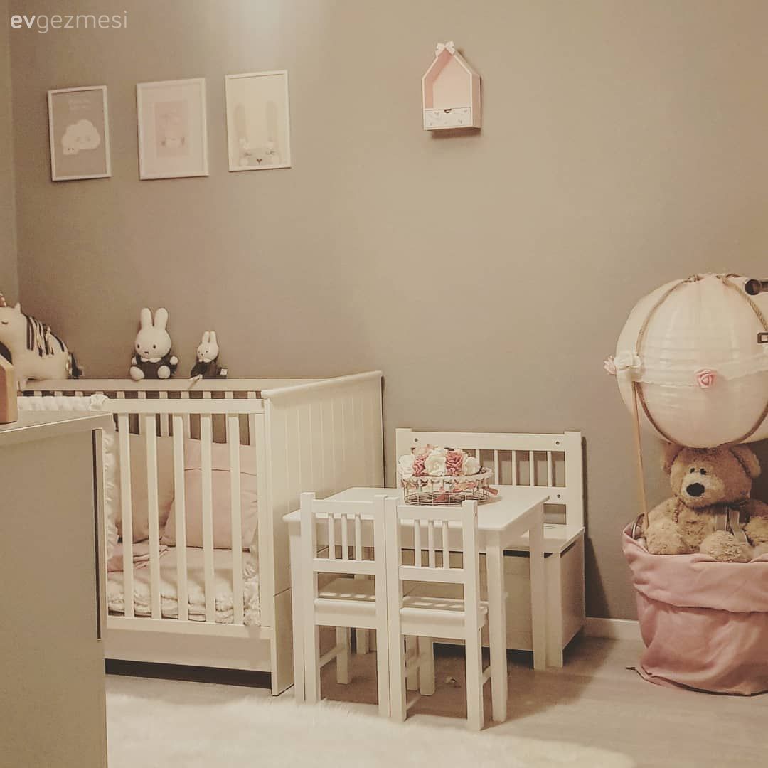 Çocuk Odası, Beyaz, Pudra pembe, Bej, Beşik, Bebek odası, Çocuk odası duvar dekorasyonu