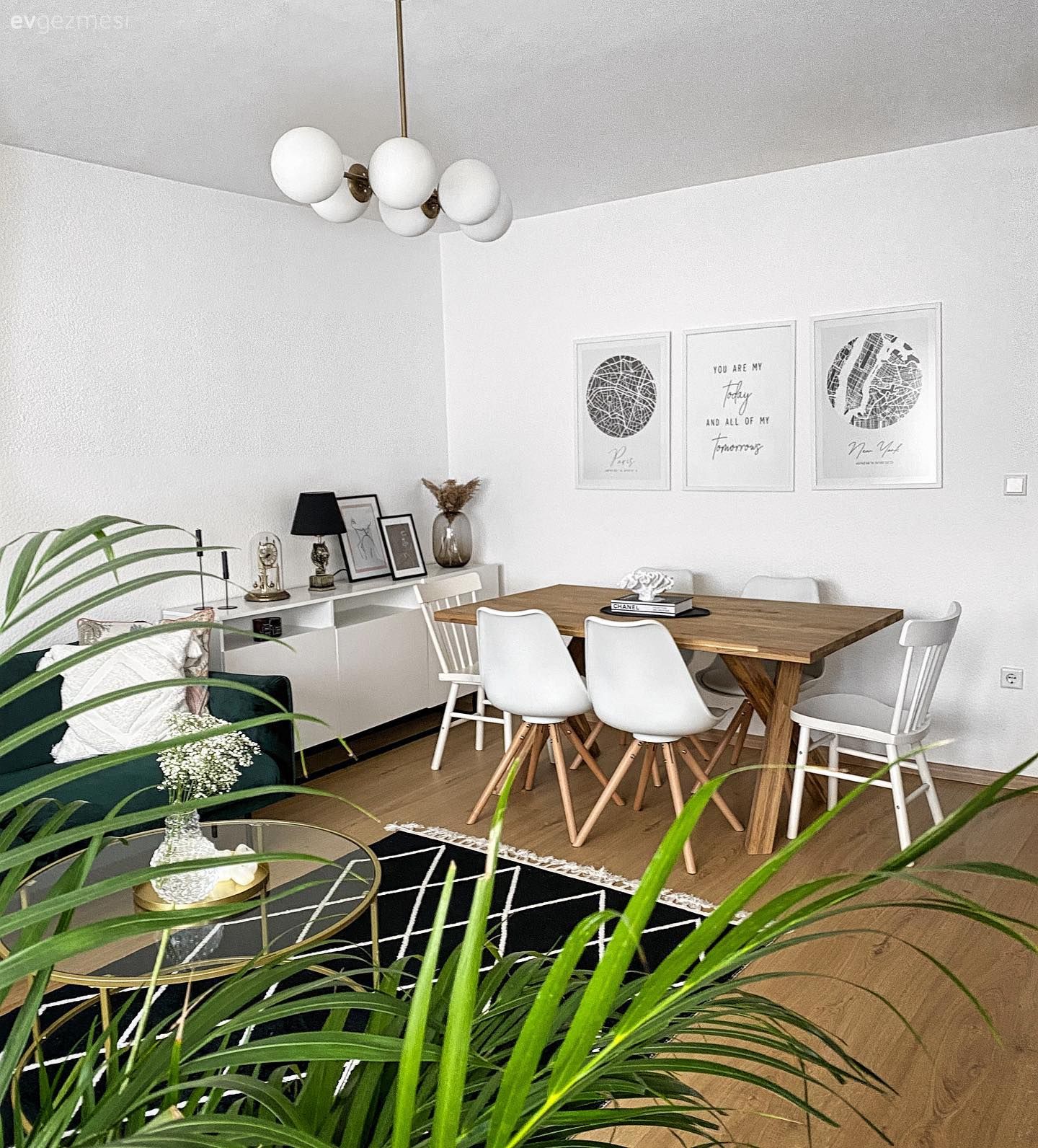 İskandinav, Yemek Odası, Beyaz, Yemek masası, Sandalye, Konsol, Avize, Aydınlatma, Halı, Siyah, Ev bitkisi