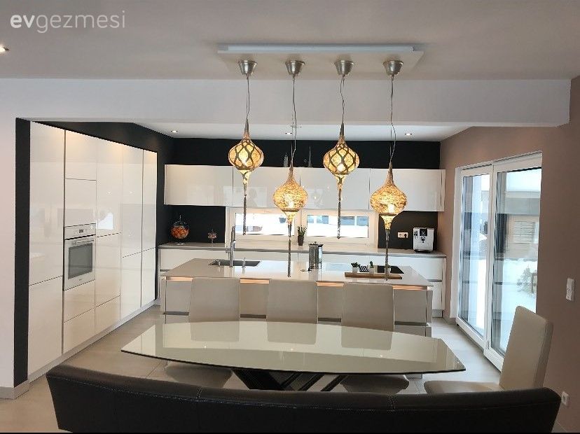 Ev Gezmesi: Endüstriyel Detayları İçine Alan Bir Dekor