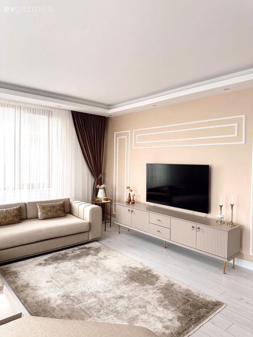 Salon, Modern, Krem, Bej, Kahverengi, Vizon, Koltuk takımı, Fon perde, Perde, Tül perde, Duvar çıtalama, Tv ünitesi, Tv ünitesi aksesuarları, Ev Aksesuar, Halı, Salon halısı