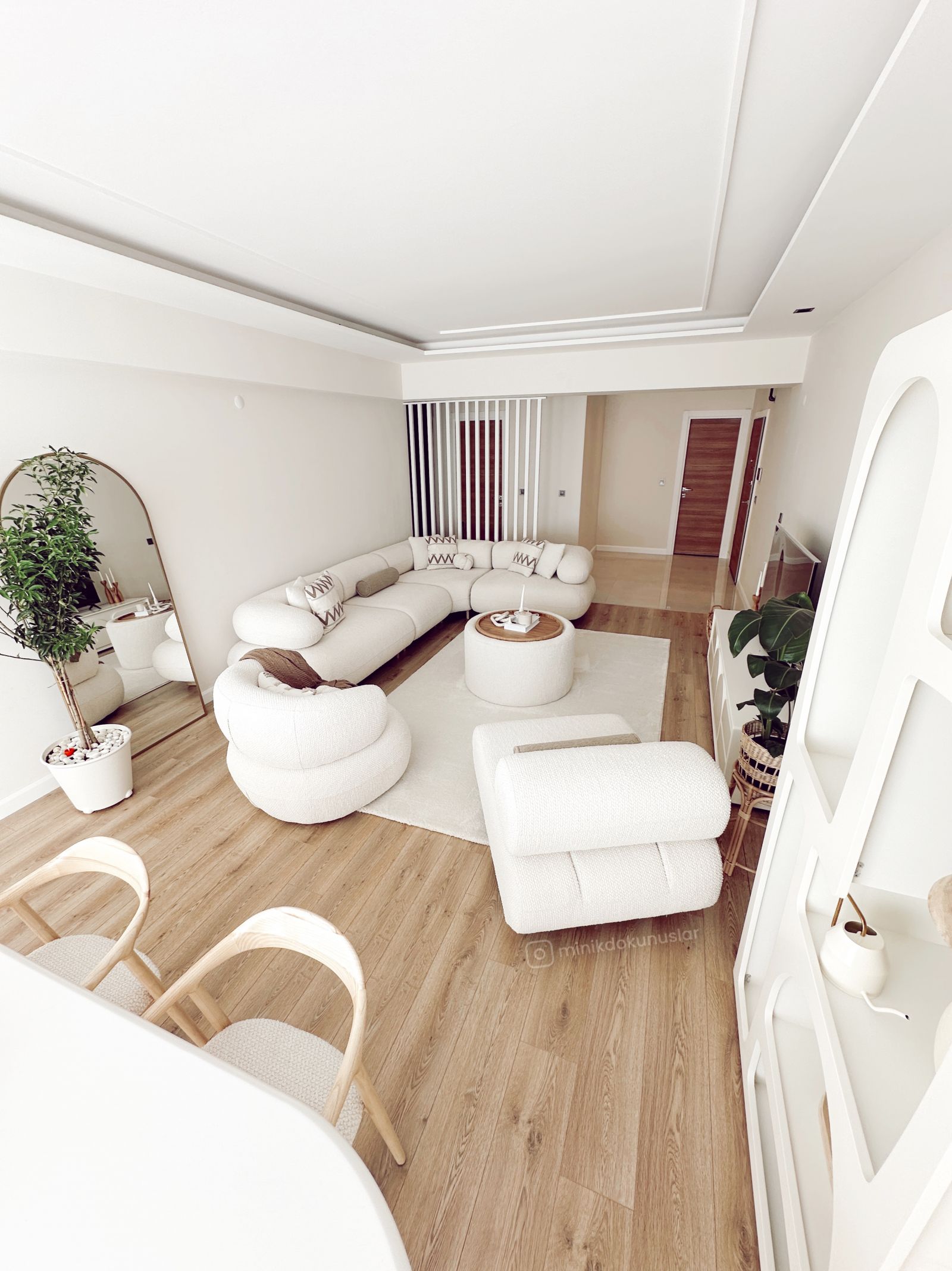 Salonundan Balkona Aynı Çizgiyi Koruyan Bursa Evi!