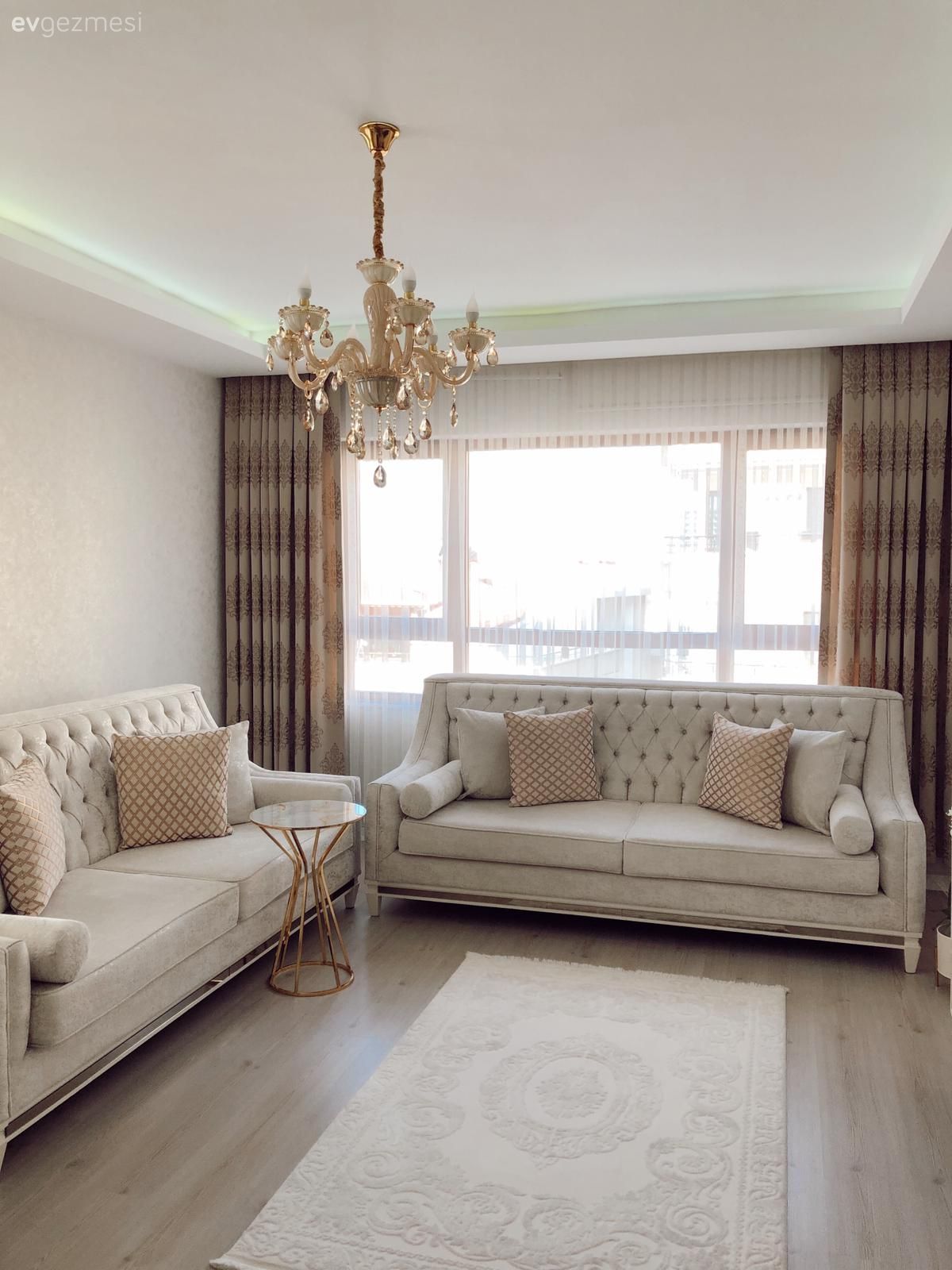 Salon, Krem, Bej, Beyaz, Kahverengi, Koltuk takımı, Avize, Aydınlatma