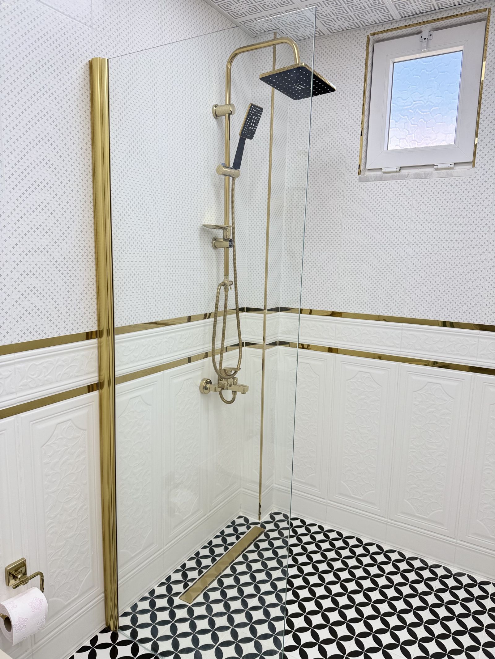 Bu Evdeki Misafir Banyosu Pek Bir Gösterişli