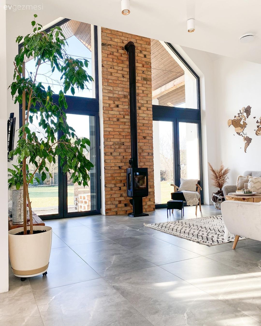 200 M2'lik İki Katlı 4+1 Müstakil Evin İçi ve Planı