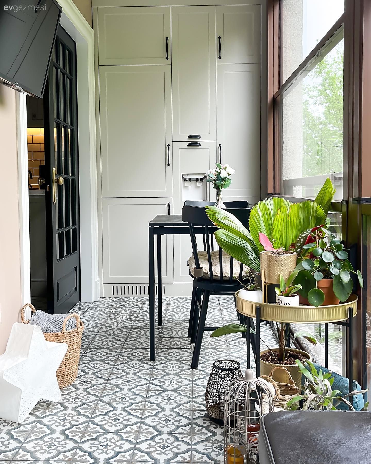 Balkon Seramiklerini Yenileyecekler için Modeller ve 2025 Fiyatları