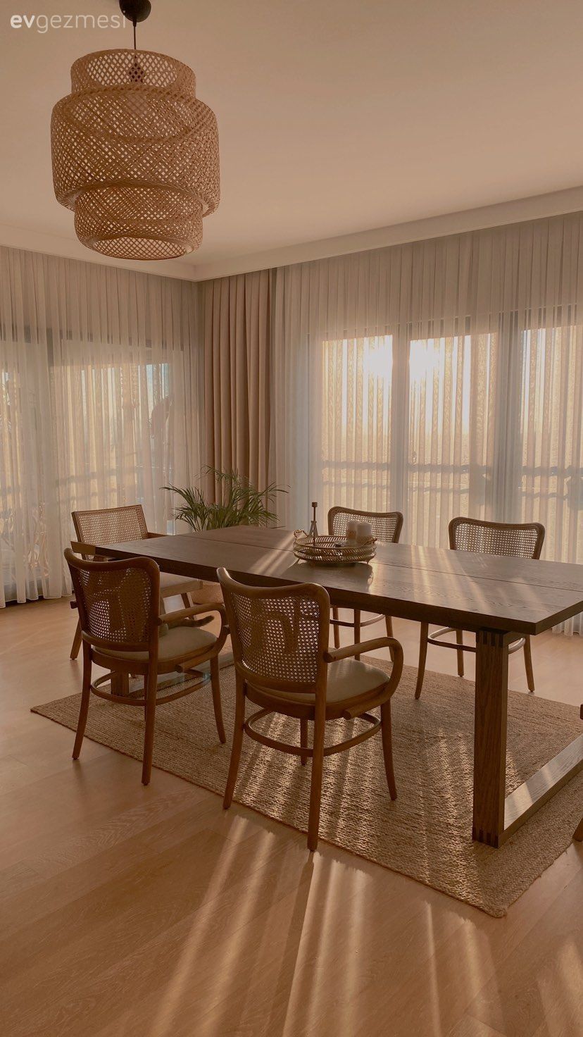 Yemek Odası, İskandinav, Bohem Dekorasyon, Ahşap Mobilya, Sandalye, Yemek masası, Halı, Avize, Aydınlatma, Salon avizesi, Fon perde, Perde, Tül perde, Hasır avize