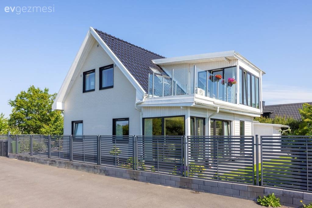 Seyir Terası ile Tasarımın Nimetlerini Güzelce Yansıtan Bir Villa