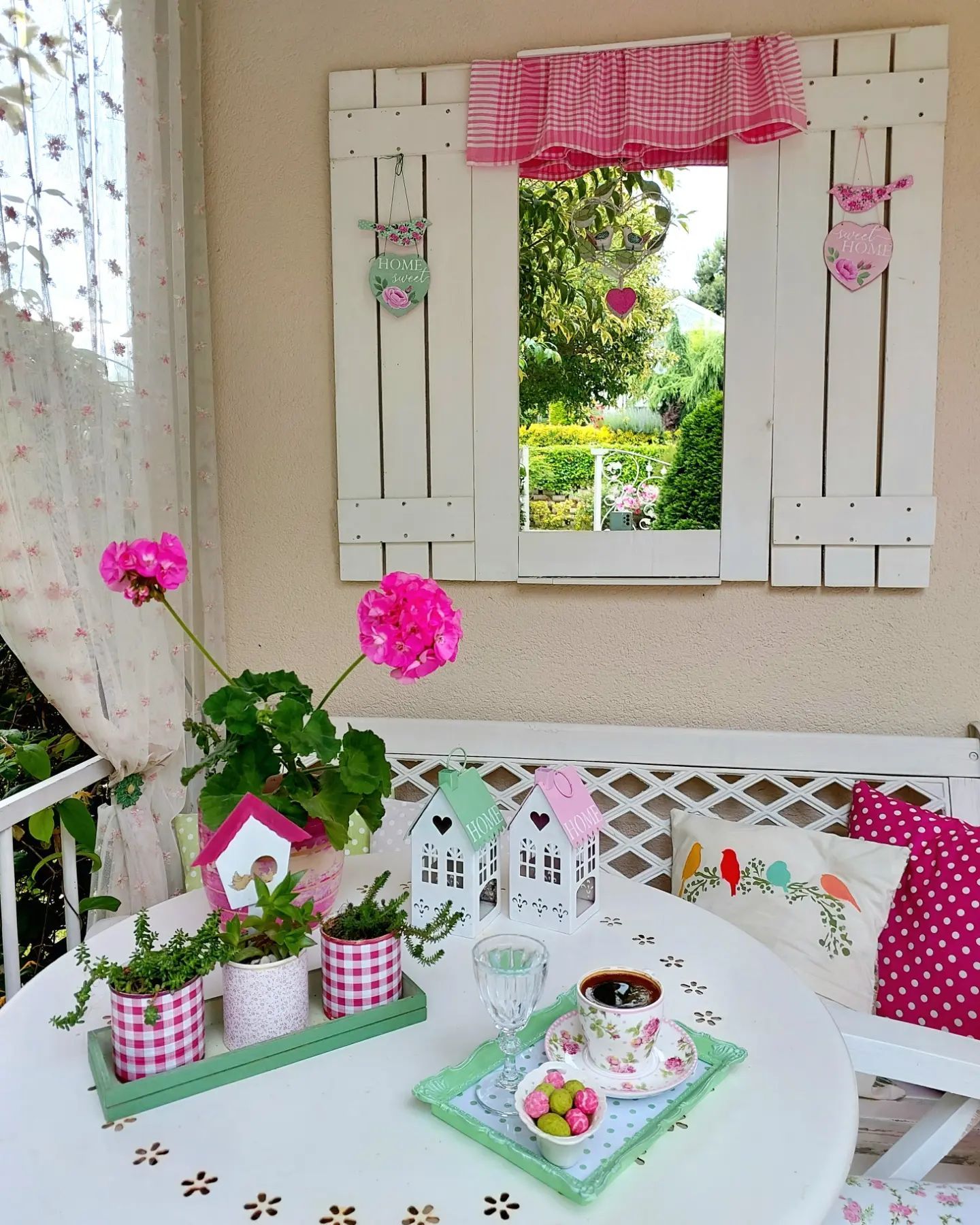 Ortancaların Ana Yurdu Gibi Duran Bu Bahçede Neşe Eksik Olmuyor!