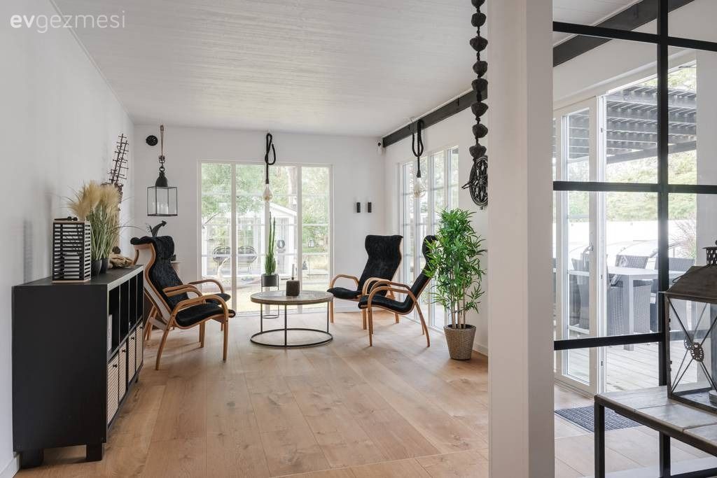 Her Mevsim Kullanılan Havuzu ile Keyfine Düşkün Bir Müstakil Ev