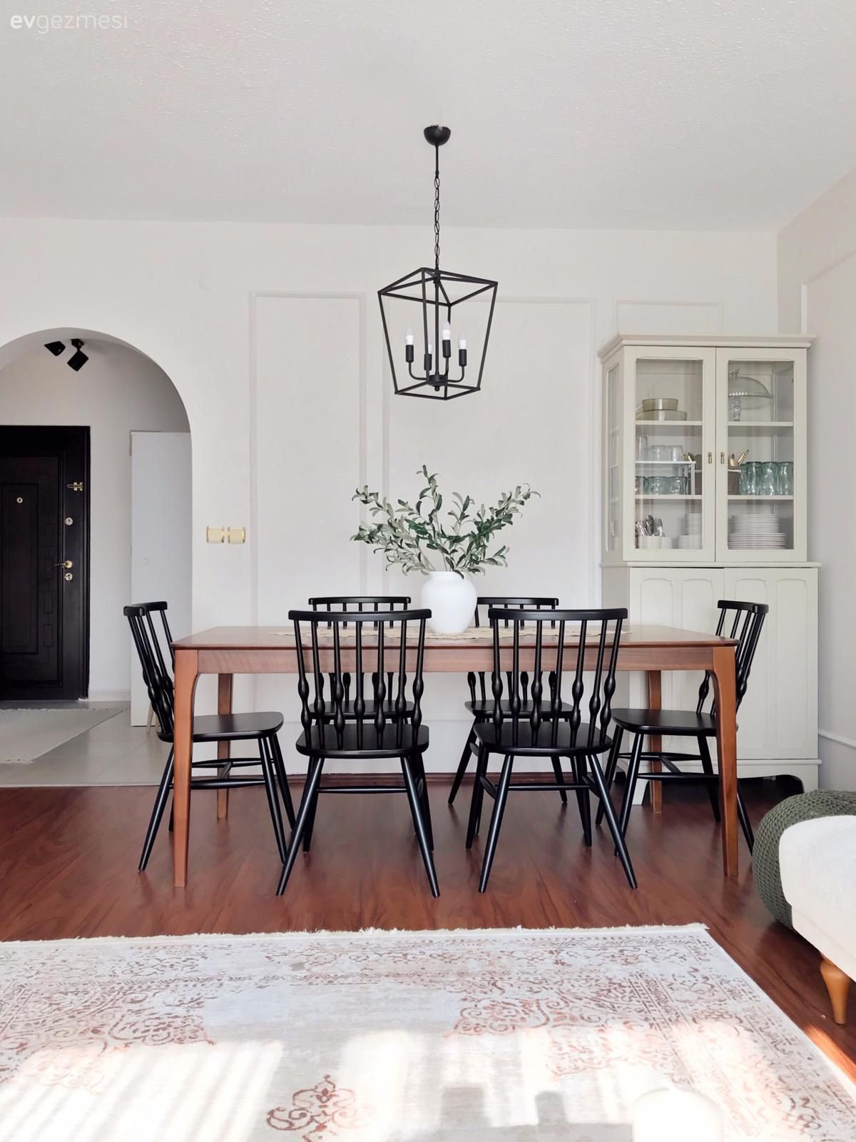 Yuvarlak Yemek Masası Mı Dikdörtgen Yemek Masası MI?