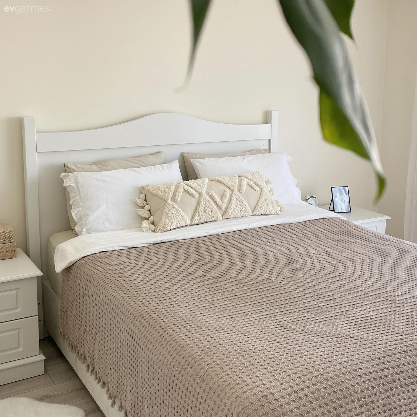 Bu Antalya Evinin Yıldızı Balkondaki Paletten Yapılma Sedir!