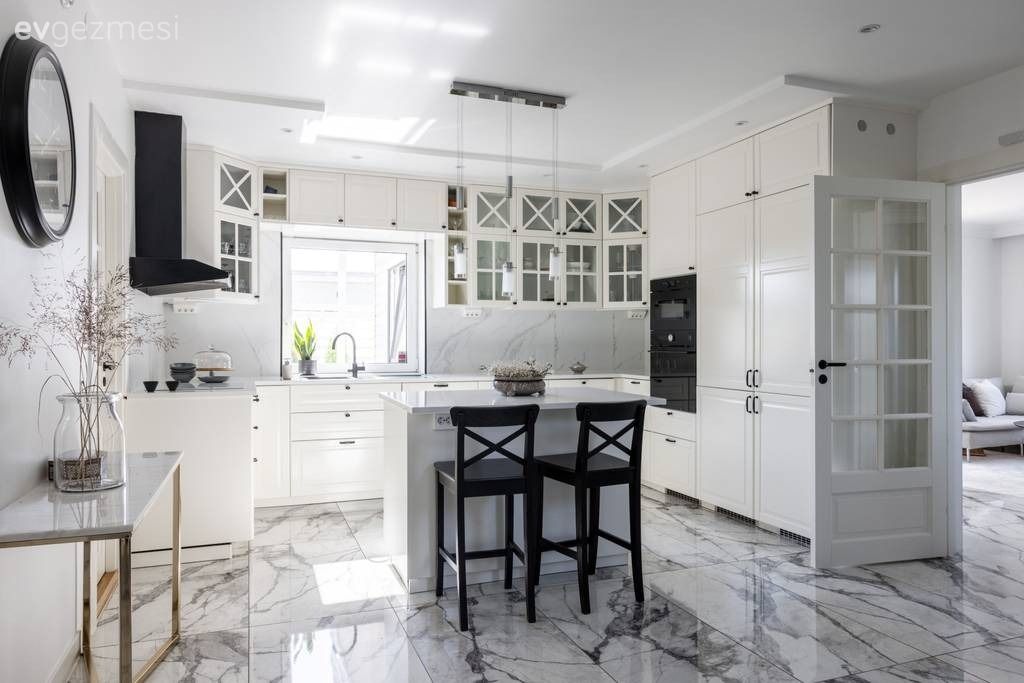 Seyir Terası ile Tasarımın Nimetlerini Güzelce Yansıtan Bir Villa