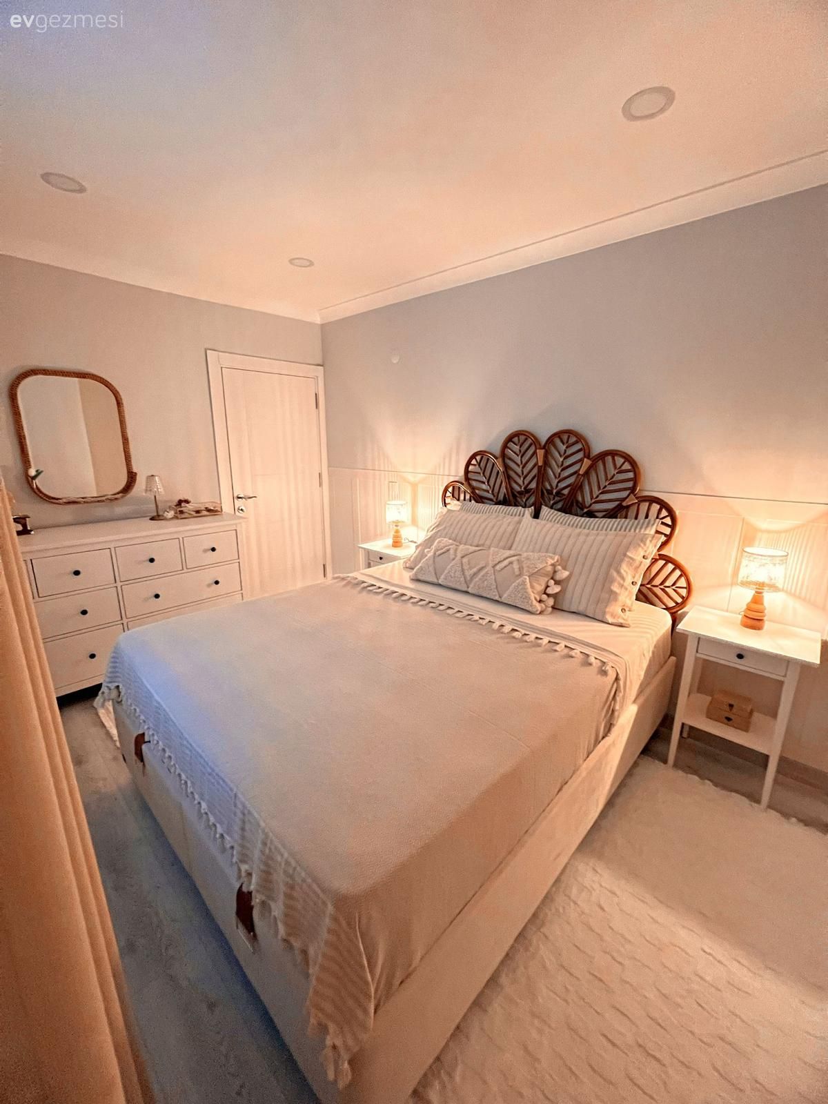 Yeni Dizilen Bu Evde Eşyalar Birbiriyle Uyumlu!