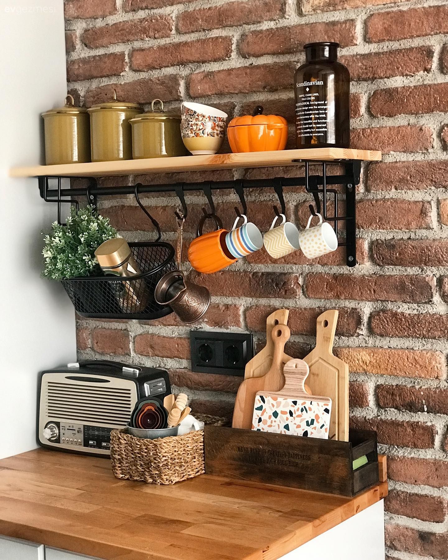 Tuğla duvar, Mutfak rafı, Mutfak, Kahve köşesi