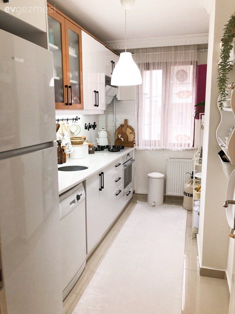 Mutfak, Küçük mutfak dekorasyonu, Beyaz, Mutfak tezgahı, Mutfak tezgah arası, Mutfak Avize Modelleri, Mutfak halısı