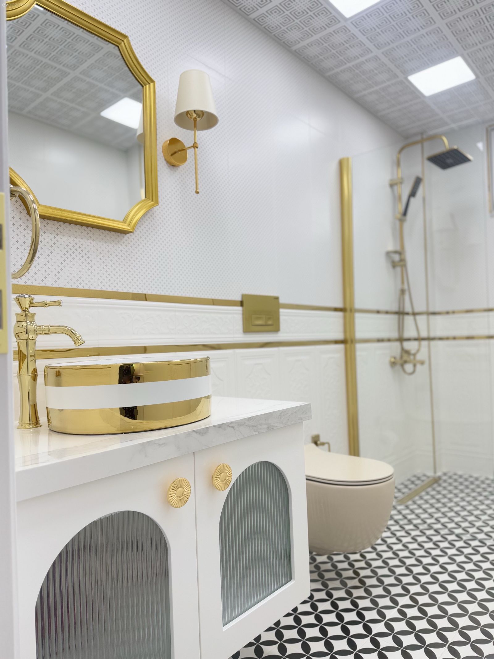 Bu Evdeki Misafir Banyosu Pek Bir Gösterişli