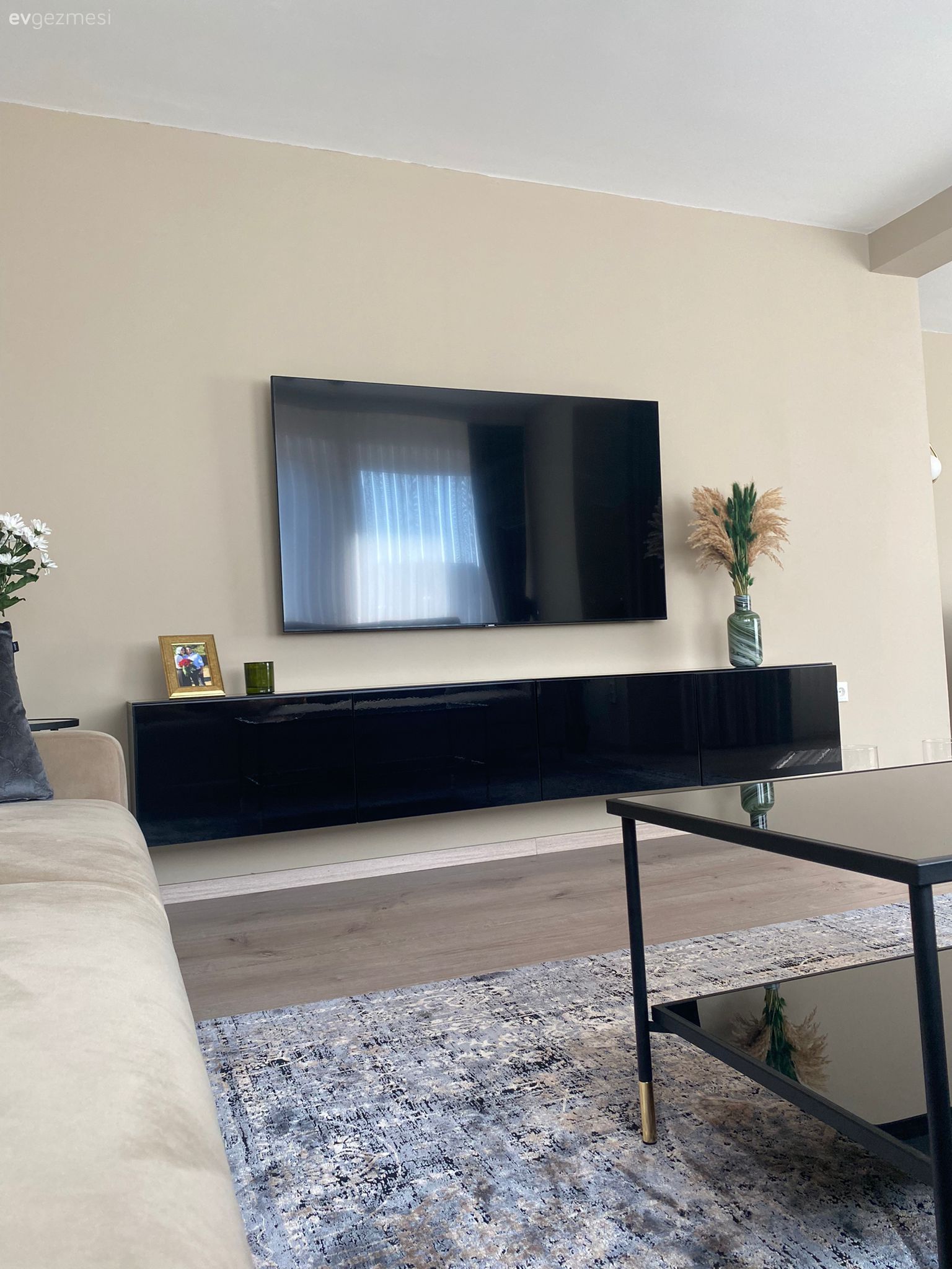 Tv ünitesi, Tv ünitesi aksesuarları, Ev Aksesuar, Siyah, Krem, Koltuk takımı, Orta sehpa, Sehpa