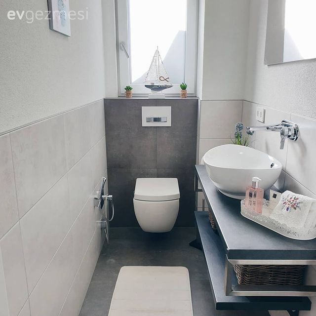 Banyo, Modern banyo, Banyo dolabı, Banyo aynası, Banyo seramikleri, Banyo paspası, Gri, Beyaz