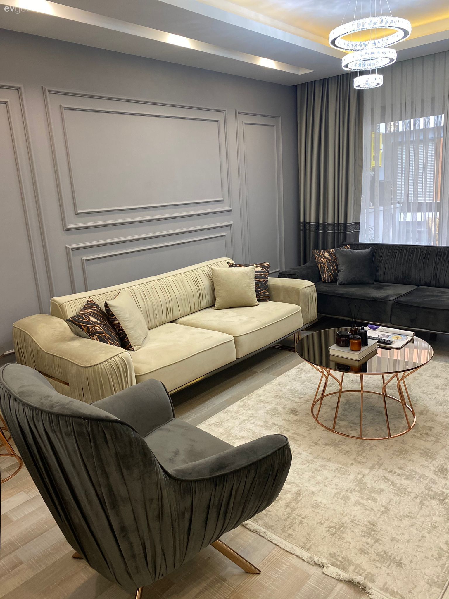 Bu İzmir Evinde Konfor ve Uyum Her Odada Hakim!