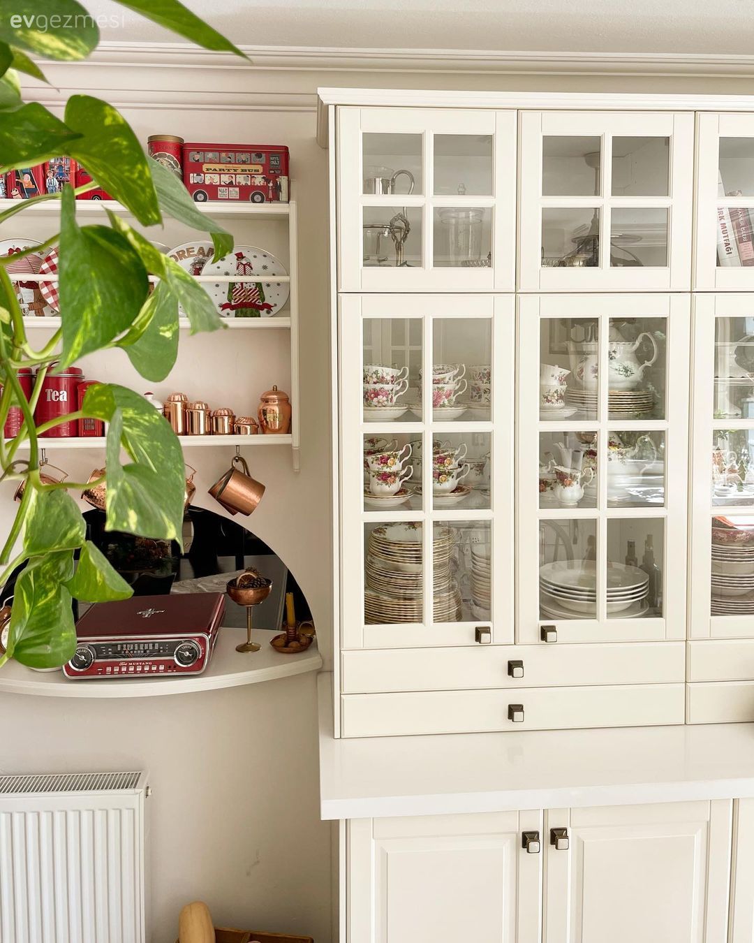 Terek, Mutfak, Beyaz, Kırmızı, Ekstra mutfak dolabı