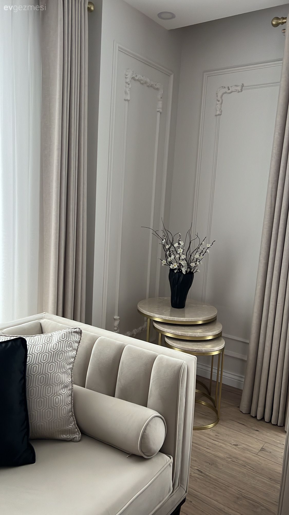 Bu İstanbul Evinde Sadelik ve Gösteriş Bir Arada