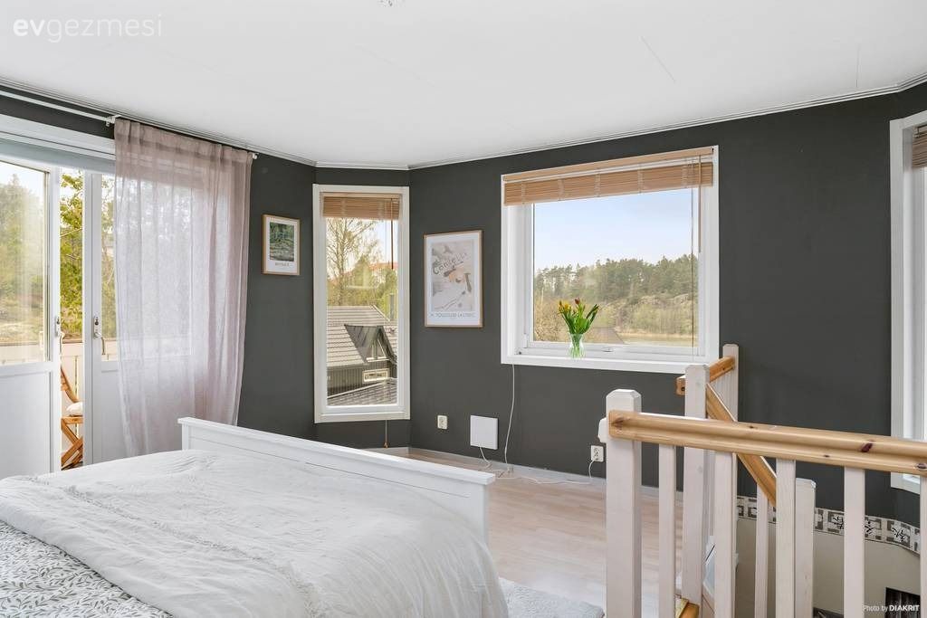 Dışarıdan Bakınca Heybetli Duran Bu İki Katlı Ev Aslında 83 M2