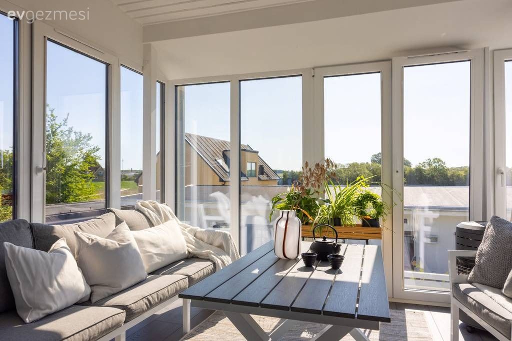 Seyir Terası ile Tasarımın Nimetlerini Güzelce Yansıtan Bir Villa