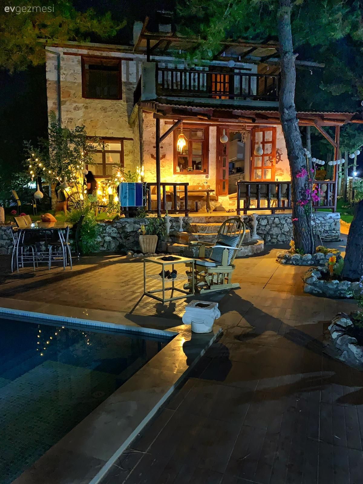 40 Yıllık Bu Taş Evde Tüm Detaylar Dantel Gibi İşlenmiş!