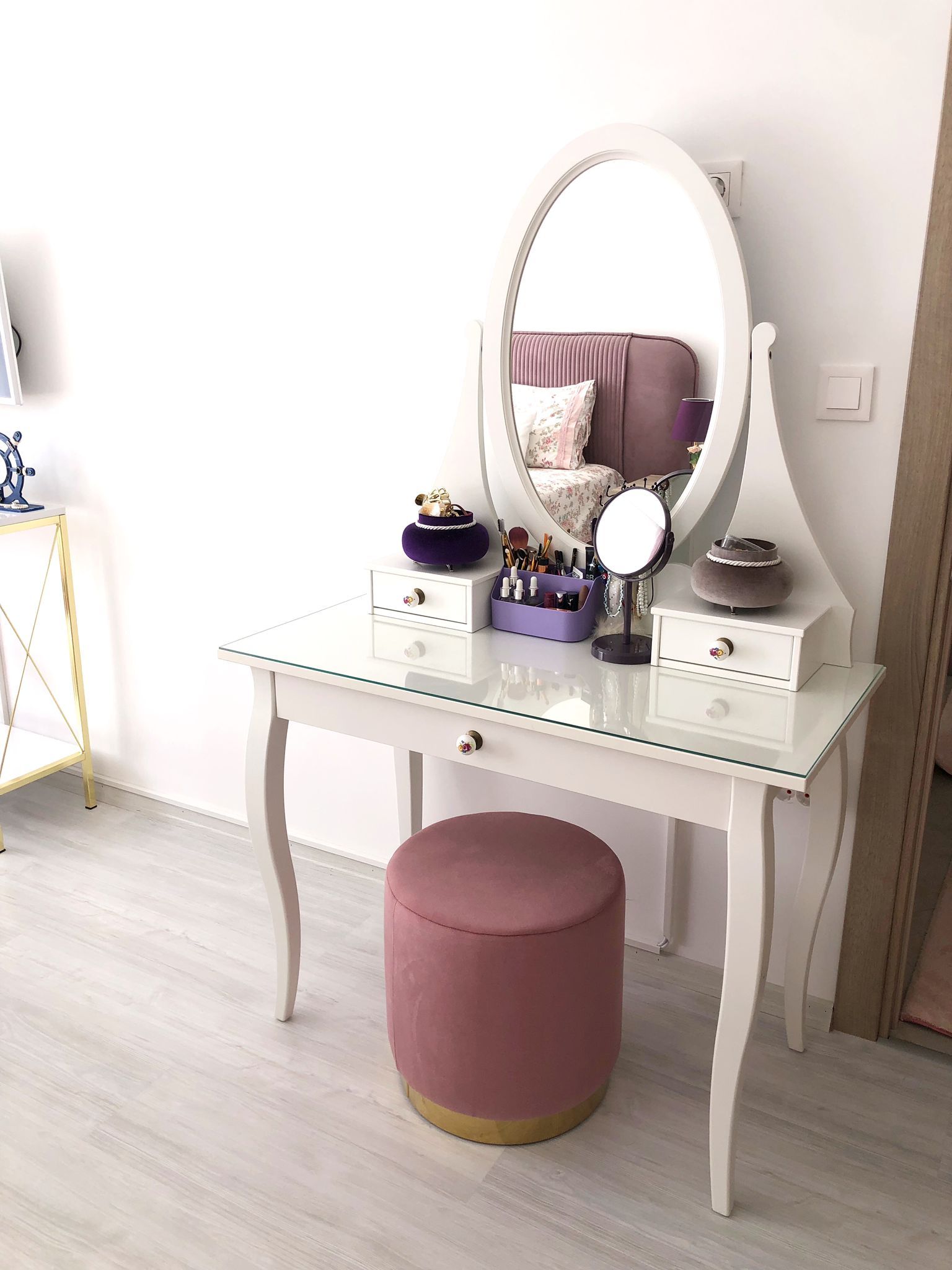 Beyaz, Pudra pembe, Makyaj aynası, Yatak Odası, Makyaj masası