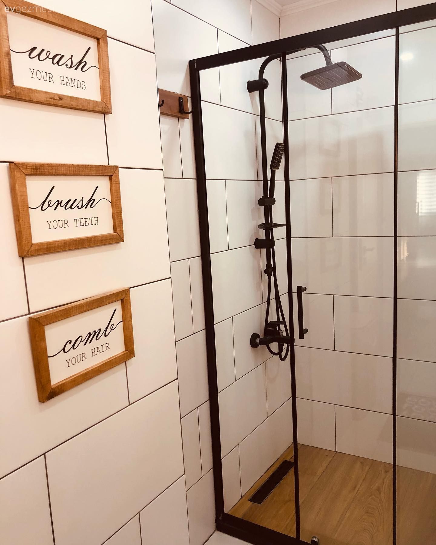 Banyo, Beyaz, Siyah, Duvar dekorasyonu