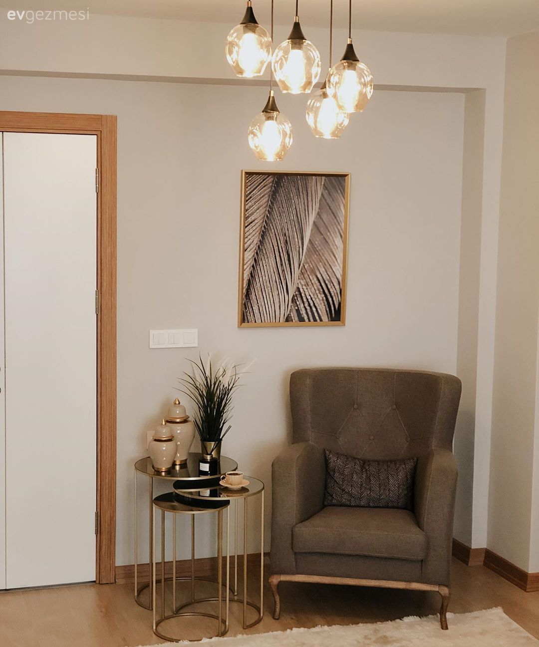 Bu Salonun Şıklığında Aksesuarların Payı Çok Fazla!