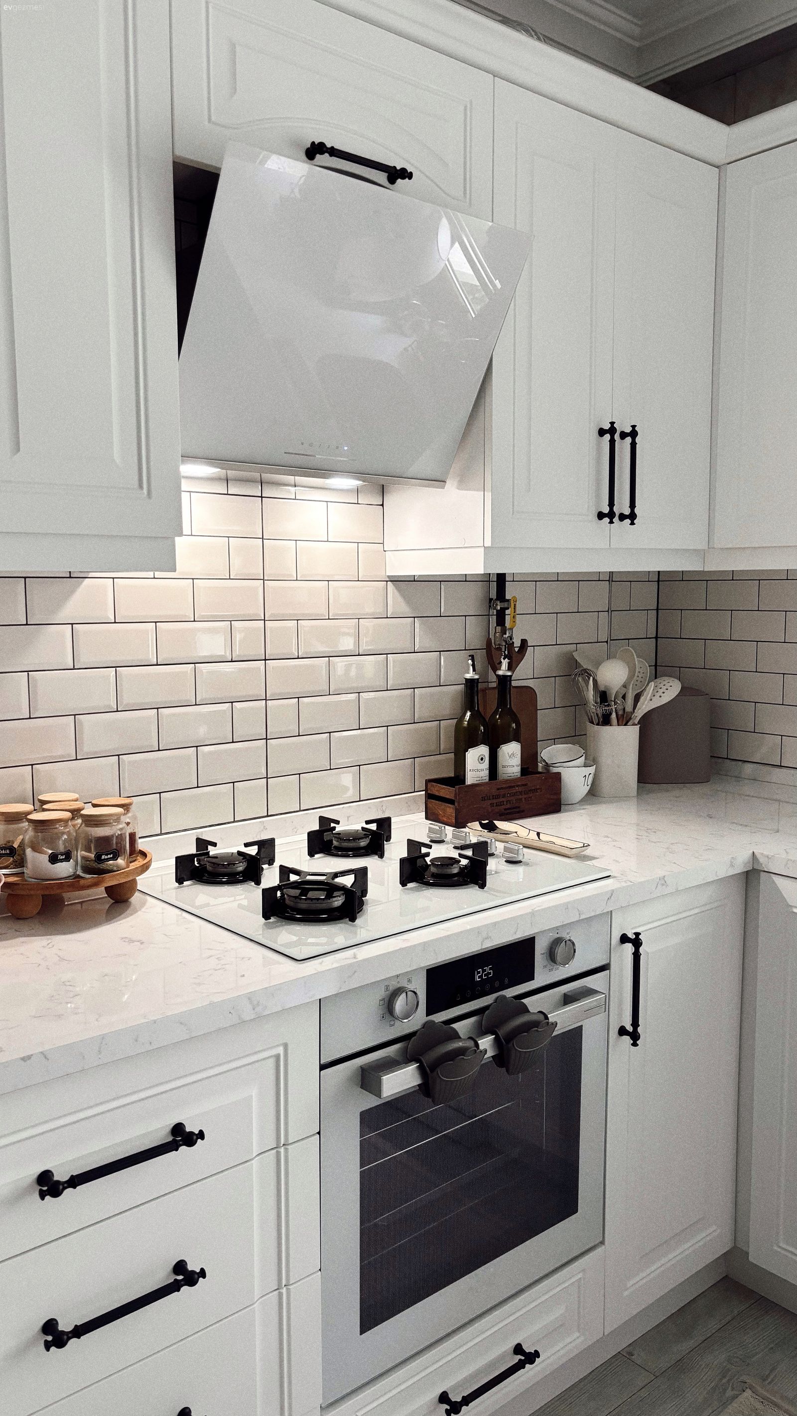 Bu Trabzon Evinde Aksesuarlar Dekora Hareket Katmış