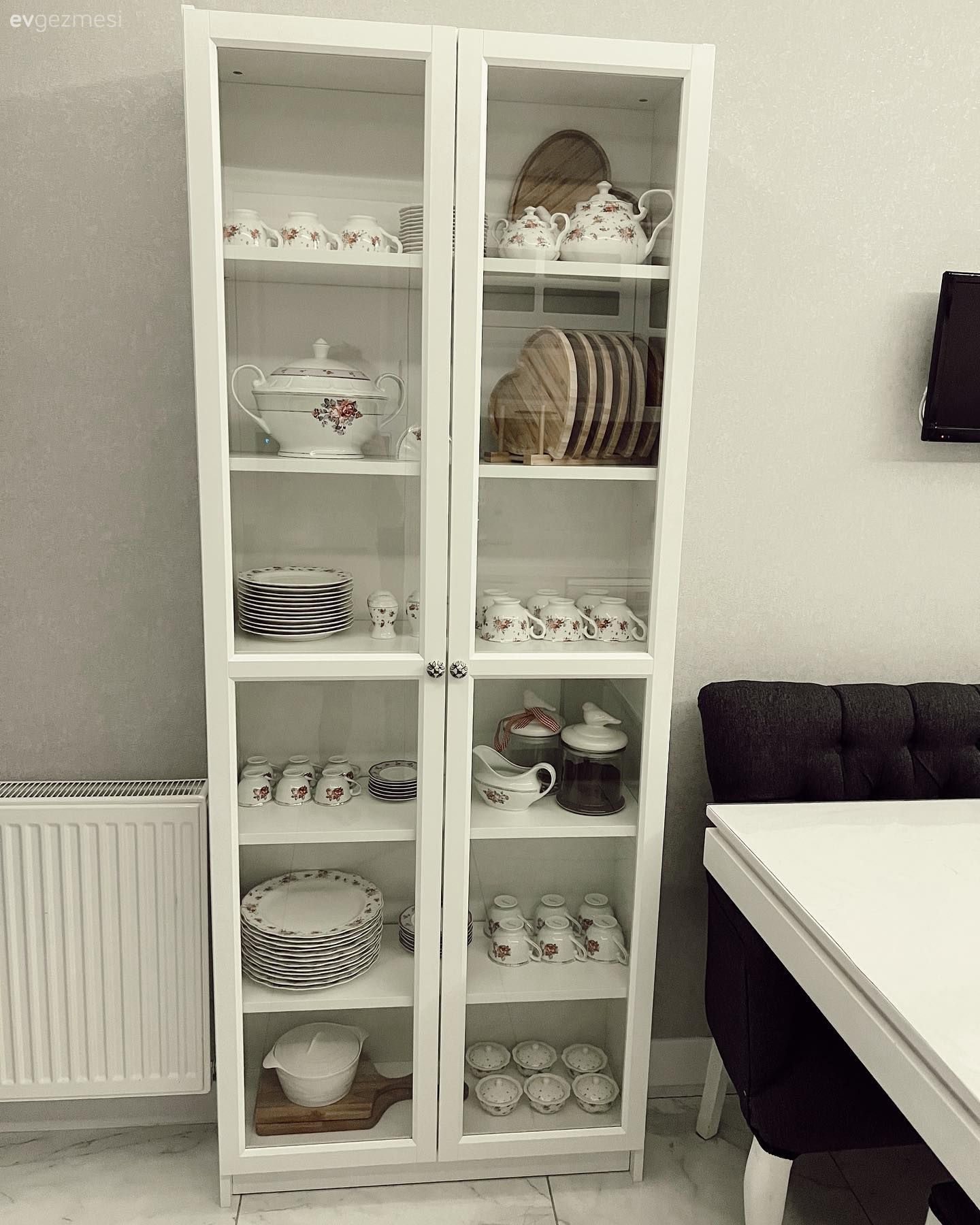 Sandalye, Mutfak masası, Ekstra mutfak dolabı, Mutfak, Mutfak aksesuarları