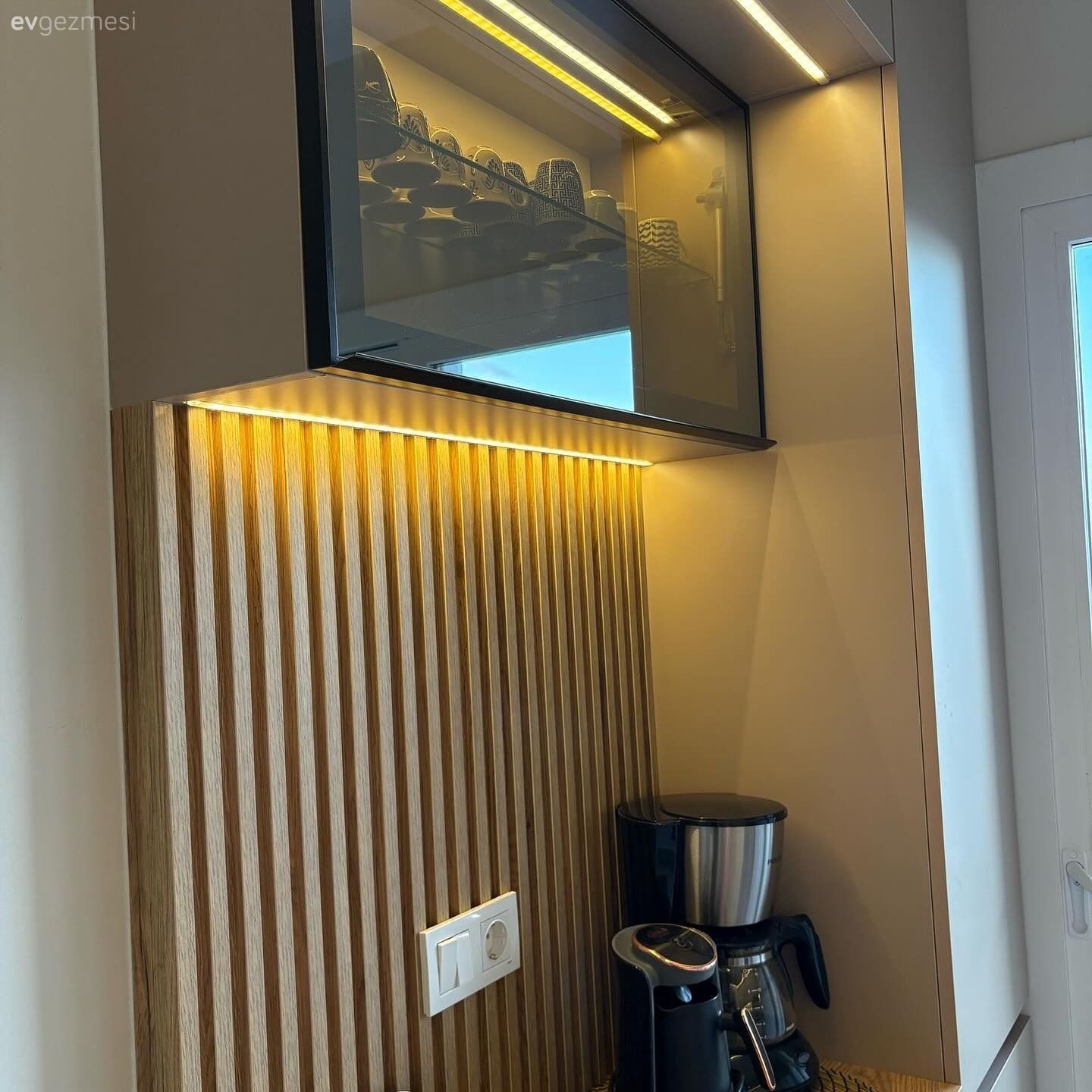 Lambri Kapakların Kullanıldığı Bu Mutfak Trend Seçimlerle Dolu