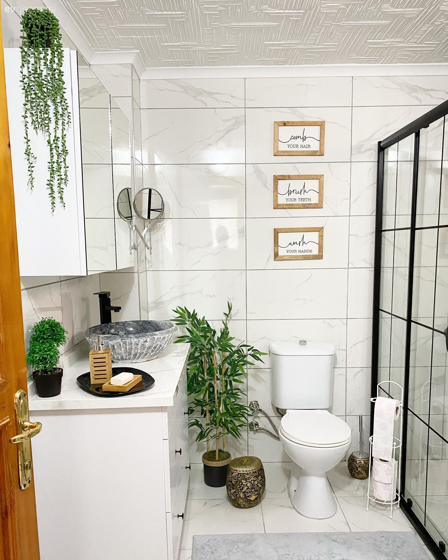 Banyo, Beyaz, Siyah, Banyo dolabı, Banyo seramikleri