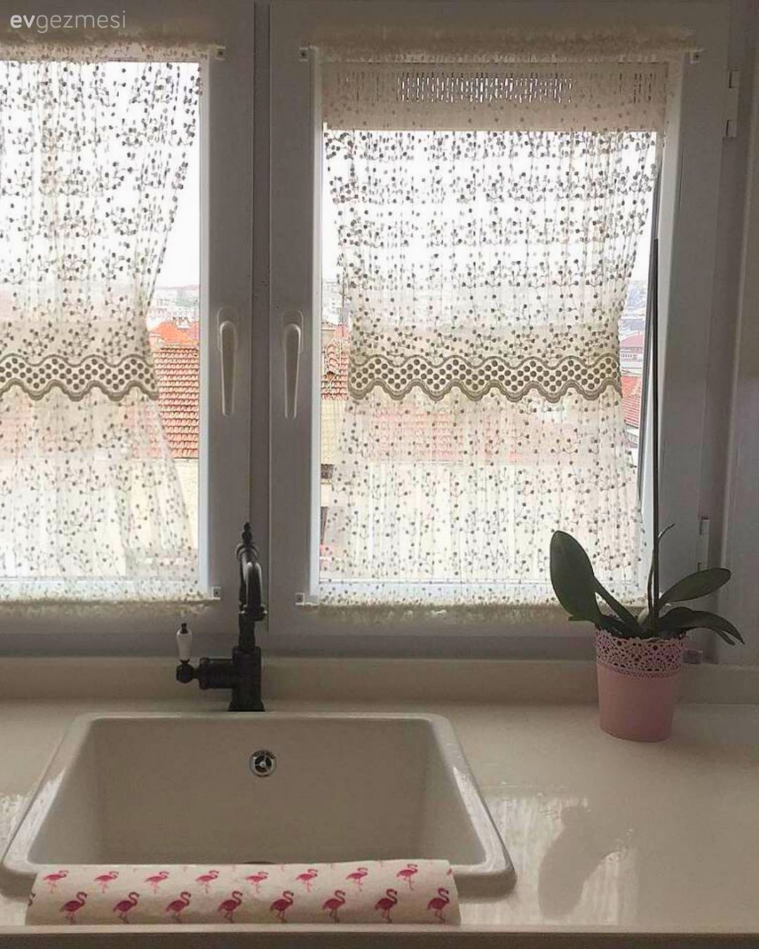 Briz Perde Kullanışlı Mı? Temizliği Nasıl Yapılır?