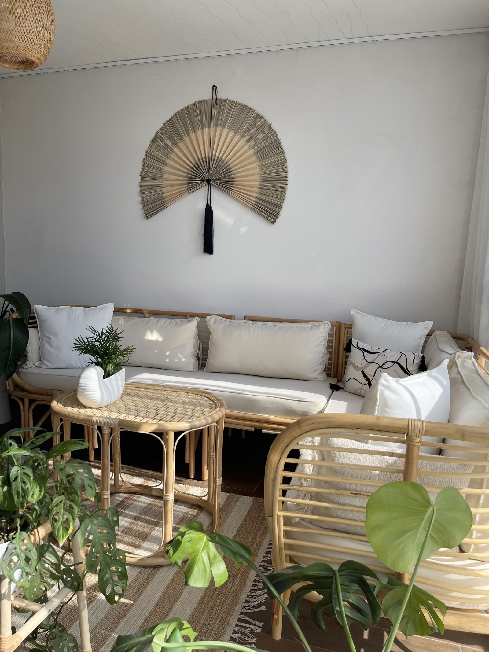 Bu Zevkli Bursa Balkonu Adeta Evin Oturma Odası Kıvamında!