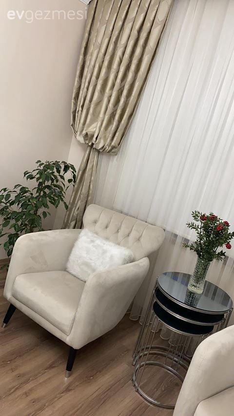 Ev Gezmesi: İddialı Renkleri Seven Şık Bir Ev