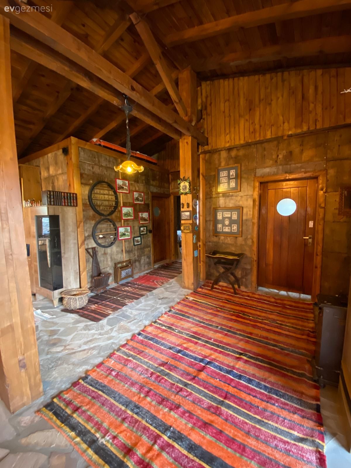 Kim Der Ki Bu Büyüleyici Evin Ahşapları Eski Bir Yolcu Gemisinden Alınmış!