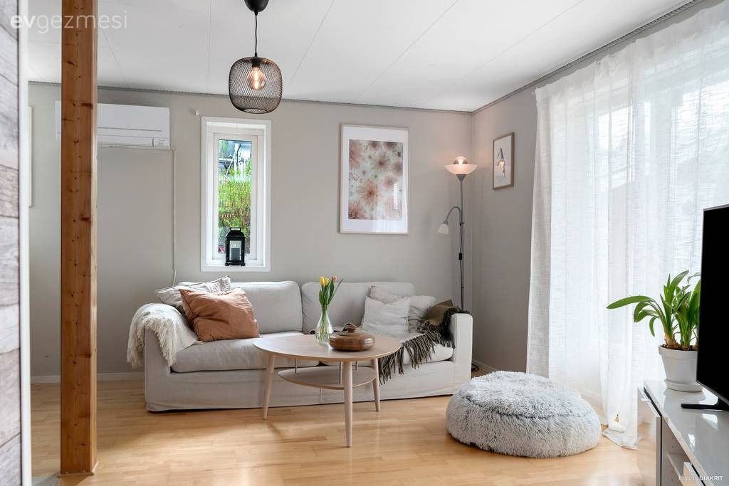 Dışarıdan Bakınca Heybetli Duran Bu İki Katlı Ev Aslında 83 M2