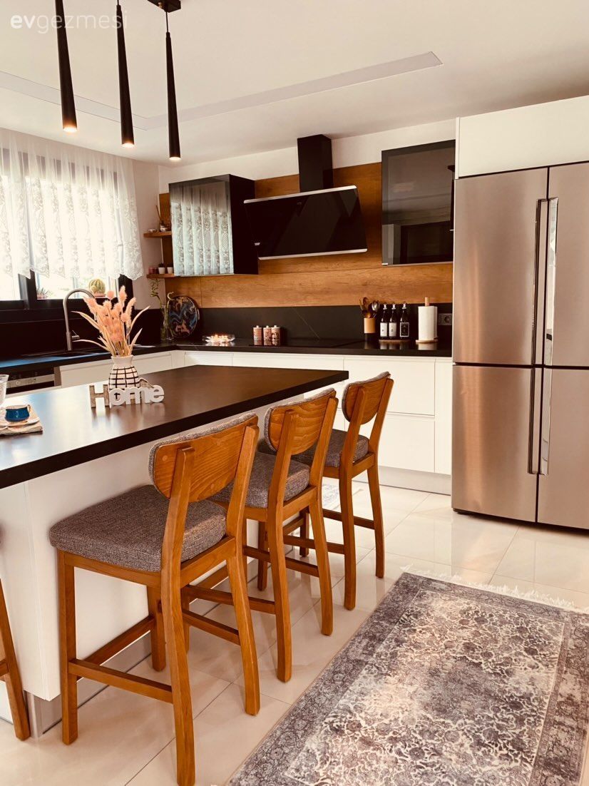 Ortadan Kaldırılan Duvar Mutfağın Yeni Hacmini Belirlemiş